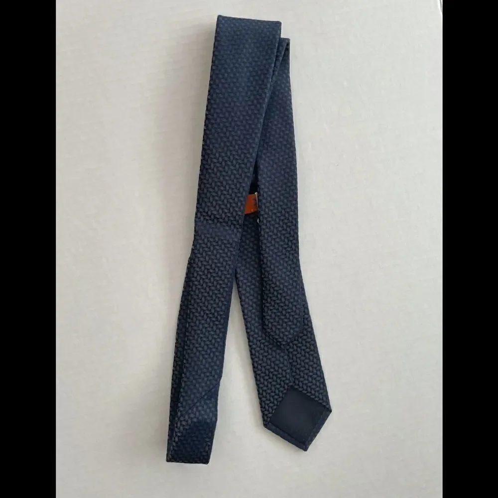 Nwt EGARA blue patterned tie, MSRP $39.99